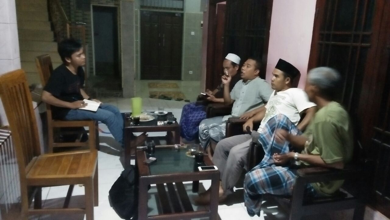 Komunitas Yang Mempolong Merenten